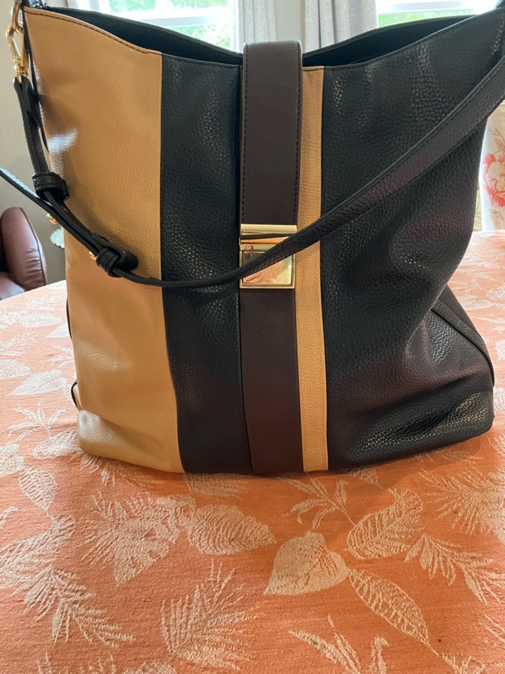 Women’s Two-Tone Leather Shoulder Bag in Black and Tan